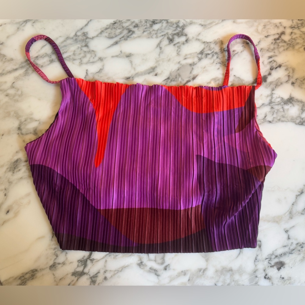NWT Pretty Little Thing Plus Pink Plissé Strappy Cowl Neck Crop Top US 18 - Picture 3 of 10